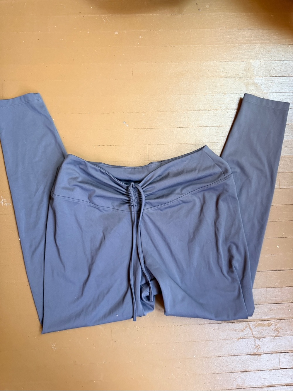 Women’s Gray vcut Waist Leggings